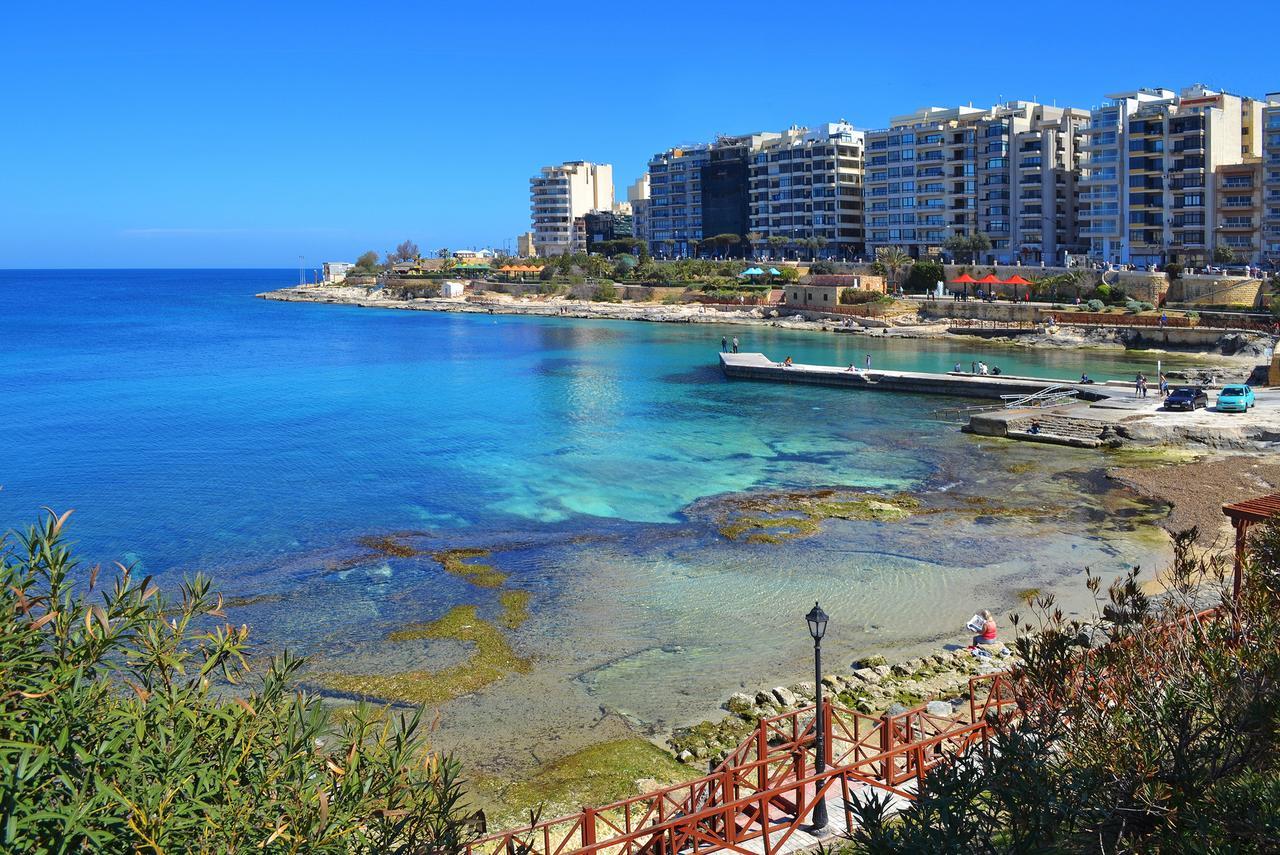 Marvellous Seafront Apartment Сліма Екстер'єр фото