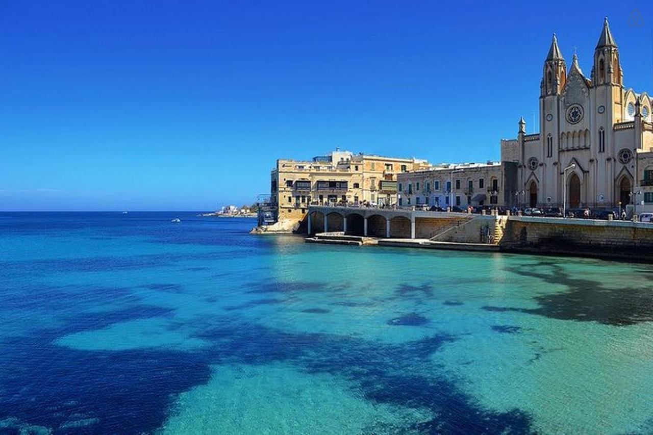 Marvellous Seafront Apartment Сліма Екстер'єр фото